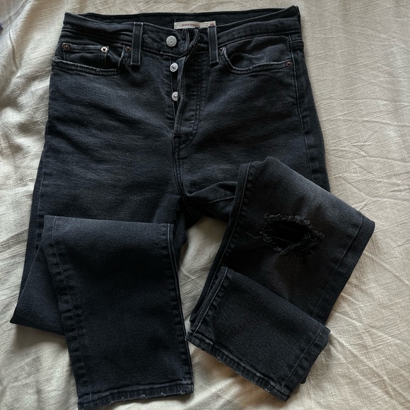 Levi Wedgie Straight Black Jeans Distressed - Picture 2 of 4